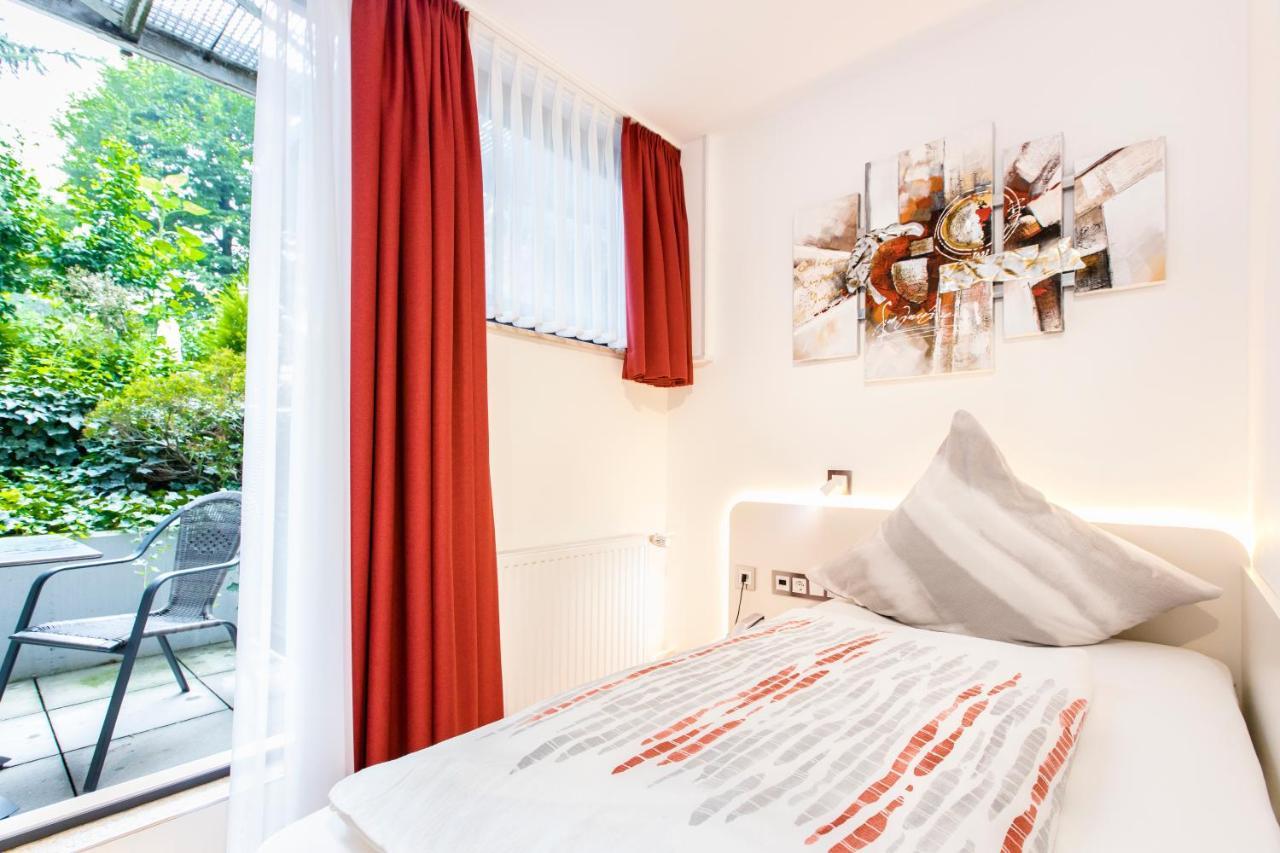 Hotel Am Duesseldorfer Platz Ratingen Esterno foto