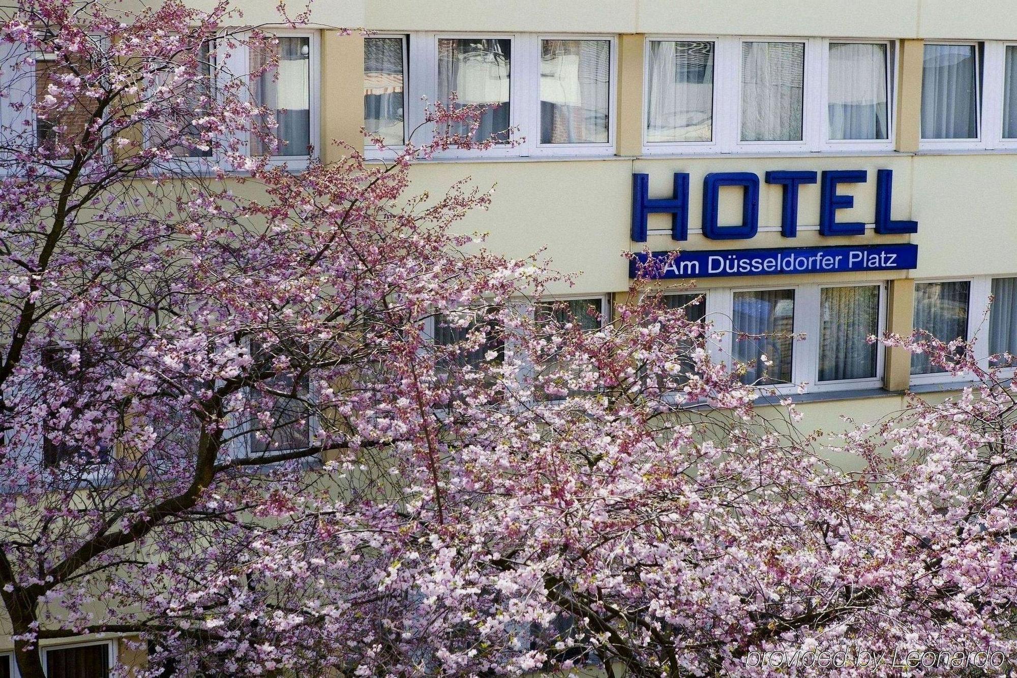Hotel Am Duesseldorfer Platz Ratingen Esterno foto